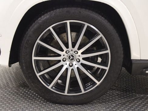 Used 2024 Mercedes-Benz GLS 450 4MATIC image 16