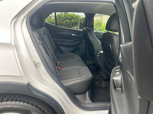 Used 2022 Buick Encore GX Select w/ Safety Package II AWD/4WD image 25