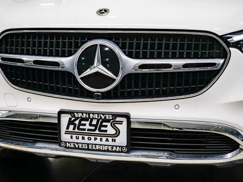 Used 2025 Mercedes-Benz GLC 300 image 8