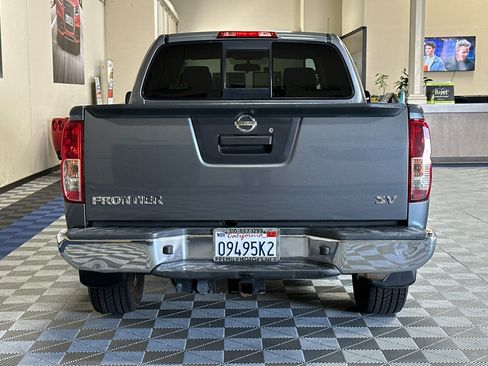 Used 2018 Nissan Frontier SV RWD image 5