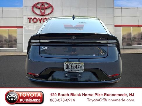 Used 2024 Toyota Prius Prime FWD image 5