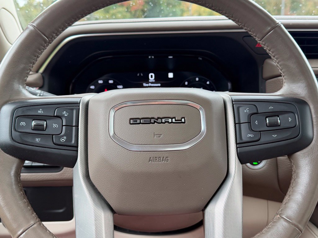 Used 2022 GMC Yukon Denali AWD/4WD image 9