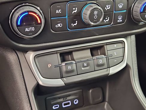 Used 2023 GMC Terrain SLE w/ Driver Convenience Package AWD/4WD image 25