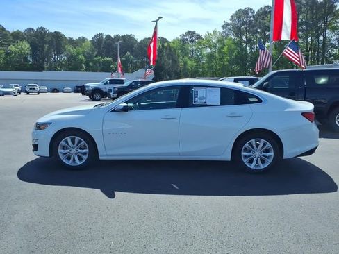 Used 2025 Chevrolet Malibu LT image 3