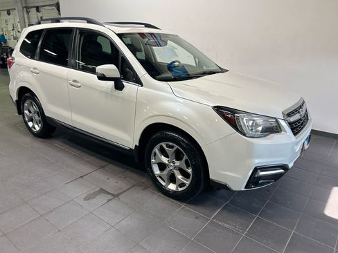 Used 2018 Subaru Forester 2.5i Touring w/ Popular Package #3B AWD/4WD image 2