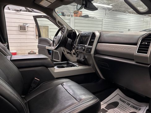 Used 2018 Ford F250 Lariat w/ Lariat Ultimate Package image 25