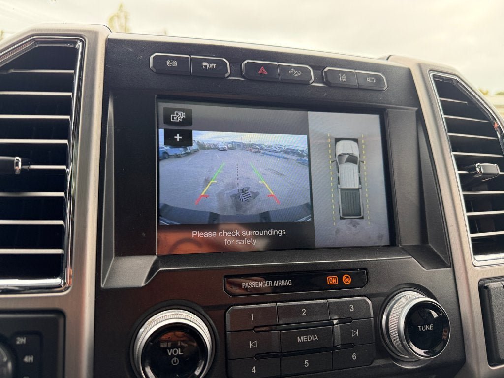 Used 2017 Ford F350 Platinum w/ Platinum Ultimate Package AWD/4WD image 18