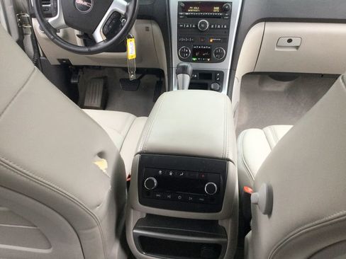 Used 2008 GMC Acadia SLT w/ Cargo Convenience Package image 30