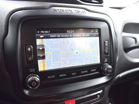 Used 2016 Jeep Renegade Trailhawk w/ Premium Trailhawk Package image 23