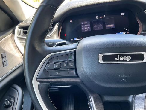 Used 2022 Jeep Grand Cherokee L Limited AWD/4WD image 26