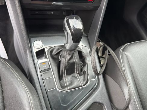 Used 2023 Volkswagen Tiguan SE FWD image 22