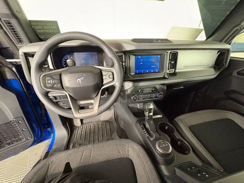 Certified 2022 Ford Bronco Base image 9