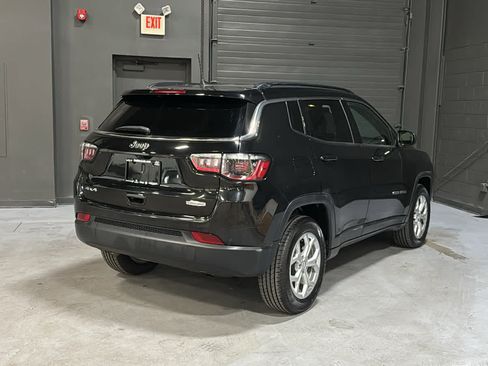 Used 2024 Jeep Compass Latitude AWD/4WD image 5