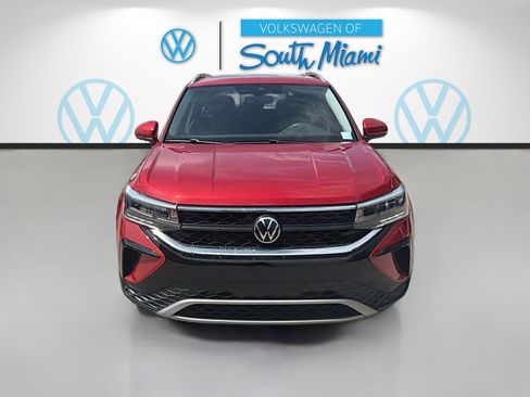Certified 2023 Volkswagen Taos SE FWD image 2