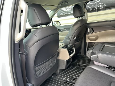 New 2026 Kia Carnival EX FWD image 12