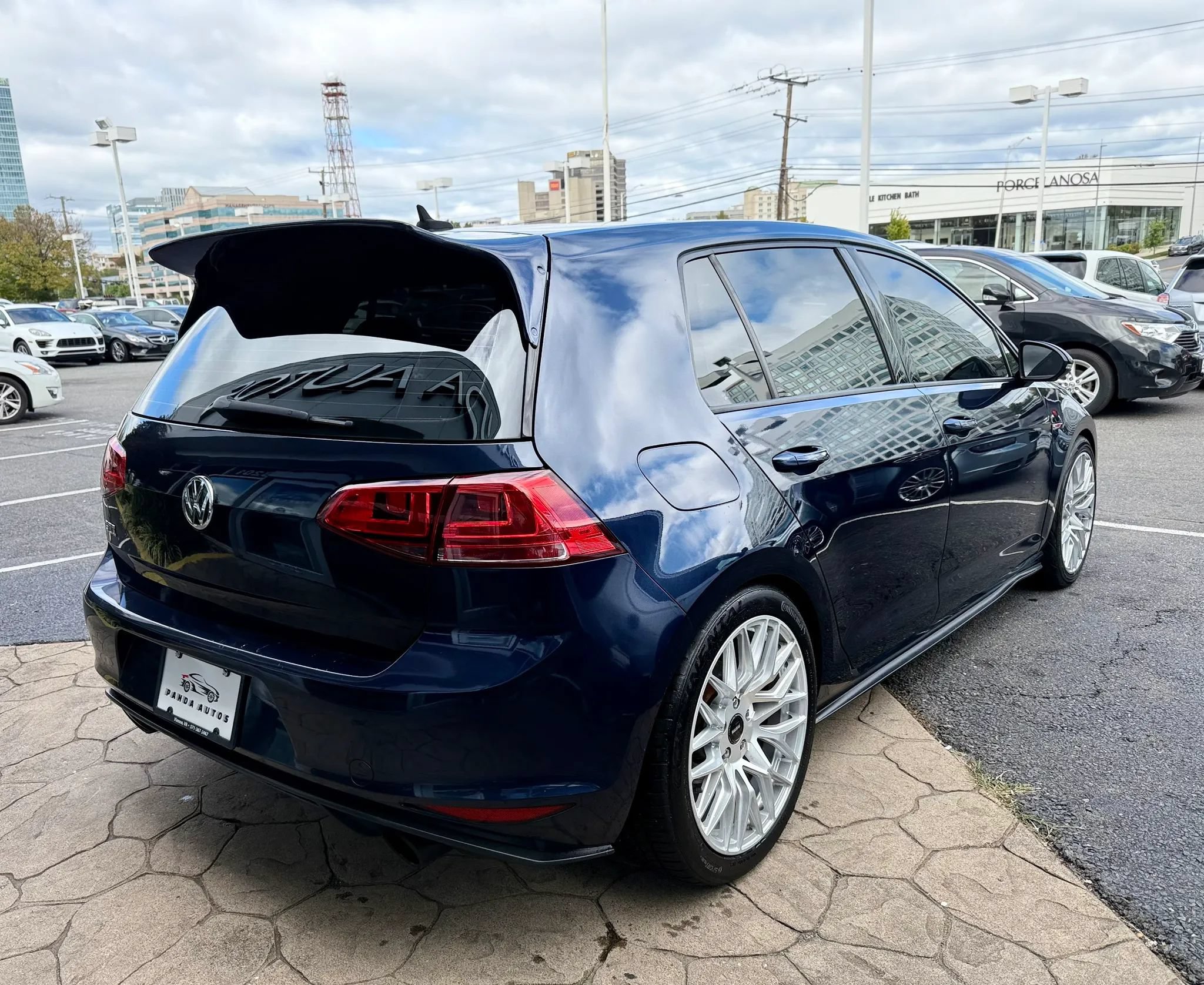 Used 2015 Volkswagen GTI SE FWD image 7