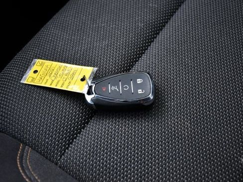 Used 2021 Chevrolet Traverse LT AWD/4WD image 19