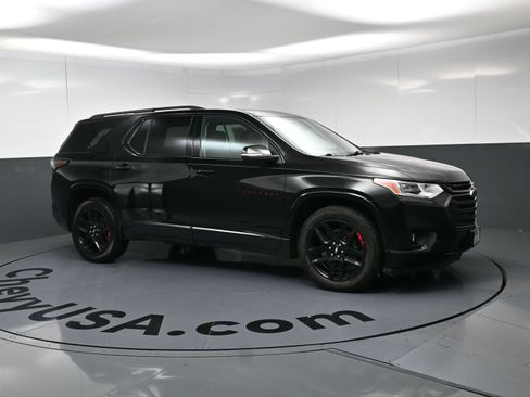 Used 2021 Chevrolet Traverse Premier w/ Redline Edition AWD/4WD image 15