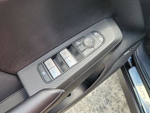 New 2025 Mitsubishi Outlander ES image 8