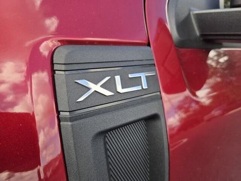 Used 2025 Ford Maverick XLT w/ XLT Luxury Package AWD/4WD image 4