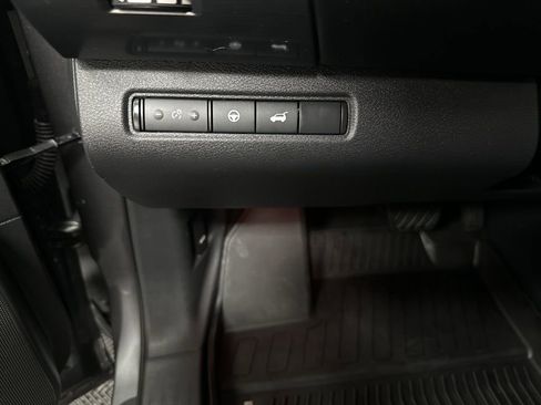Used 2025 Nissan Pathfinder Rock Creek AWD/4WD image 36
