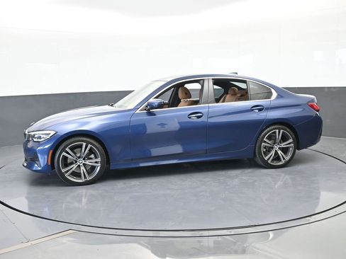 Used 2021 BMW 330i Sedan w/ Premium Package image 2