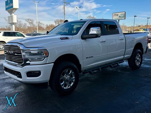 Used 2023 RAM 2500 Laramie AWD/4WD image 3
