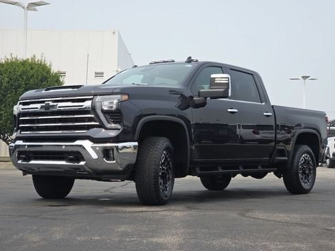 Used 2024 Chevrolet Silverado 2500 LTZ w/ LTZ Convenience Package AWD/4WD image 13