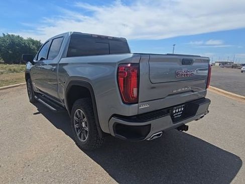 Used 2024 GMC Sierra 1500 AT4 w/ Technology Package AWD/4WD image 12