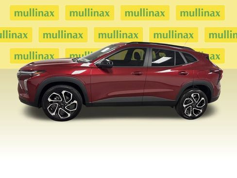 Used 2025 Chevrolet Trax RS w/ Driver Confidence Package image 9