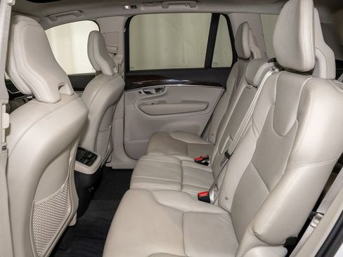 Used 2019 Volvo XC90 T6 Momentum w/ Protection Package Premier image 8