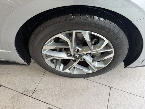 Used 2023 Hyundai Sonata SEL w/ Convenience Package FWD image 10