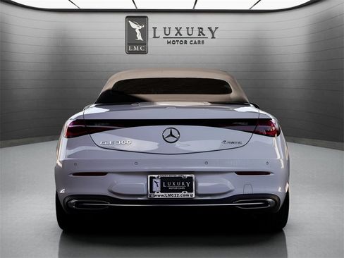 Used 2024 Mercedes-Benz CLE 300 4MATIC Cabriolet image 12