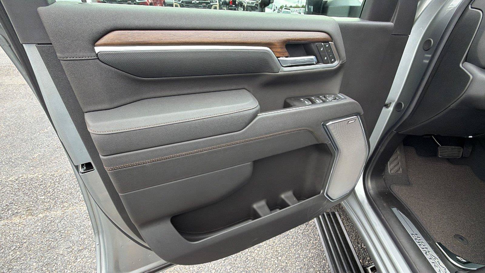 New 2026 Chevrolet Silverado 2500 High Country w/ High Country Premium Package AWD/4WD image 15