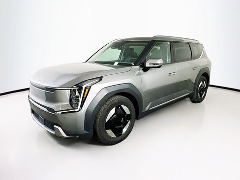 Used 2024 Kia EV9 Wind AWD/4WD image 3