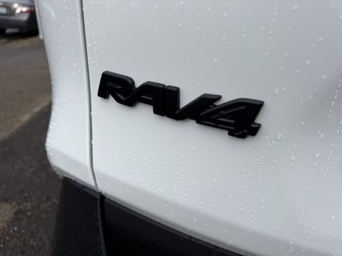 Used 2024 Toyota RAV4 XLE image 8