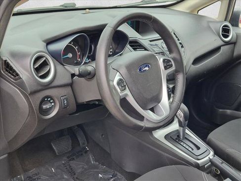 Used 2015 Ford Fiesta SE FWD image 10
