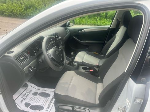 Used 2017 Volkswagen Jetta S FWD image 9