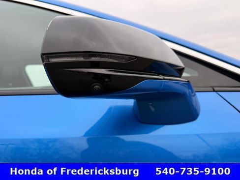Used 2025 Cadillac Optiq Luxury 1 AWD/4WD image 17