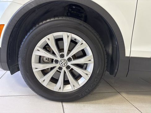 Used 2018 Volkswagen Tiguan SE image 9