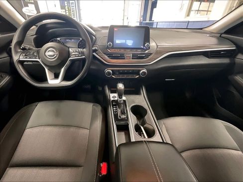 Certified 2025 Nissan Altima 2.5 SV FWD image 21