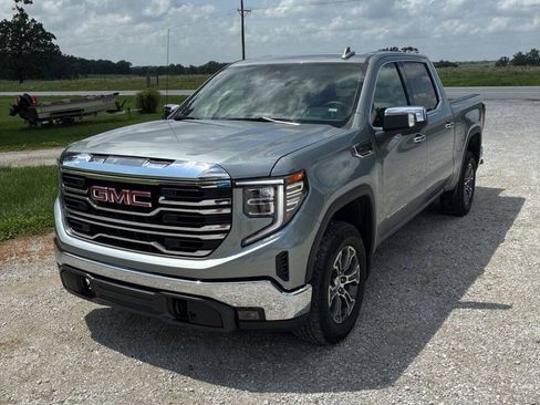 Used 2026 GMC Sierra 1500 SLT AWD/4WD image 1