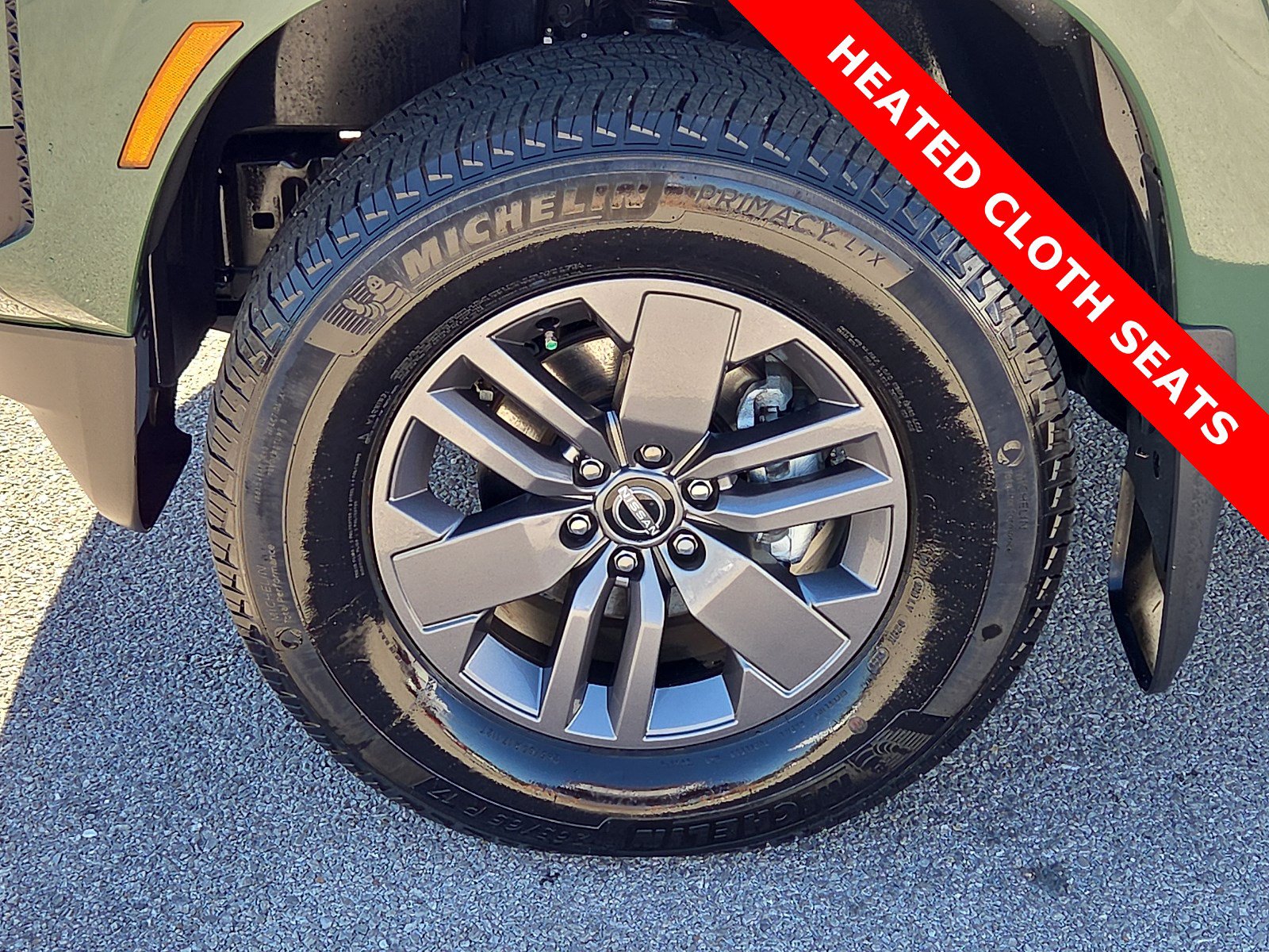 Used 2025 Nissan Frontier SV w/ SV Convenience Package AWD/4WD image 7