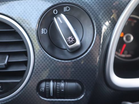 Used 2013 Volkswagen Beetle 2.0T FWD image 26