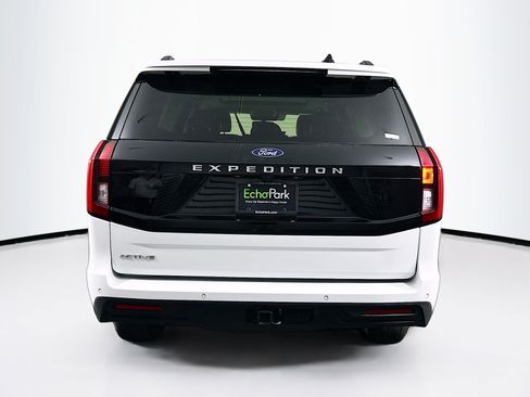 Used 2025 Ford Expedition Active AWD/4WD image 7