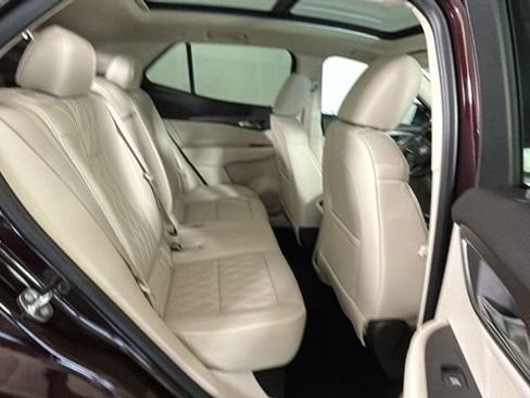 Used 2023 Buick Envision Avenir AWD/4WD image 30