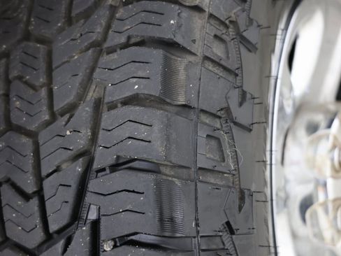 Used 2023 RAM 3500 Tradesman w/ Chrome Appearance Group image 13