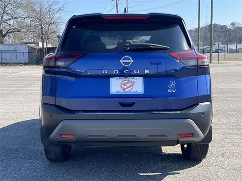 Used 2022 Nissan Rogue SV image 4