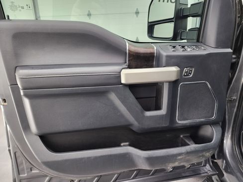 Used 2022 Ford F250 Lariat w/ Lariat Value Package image 43