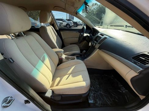Used 2010 Hyundai Sonata GLS FWD image 4
